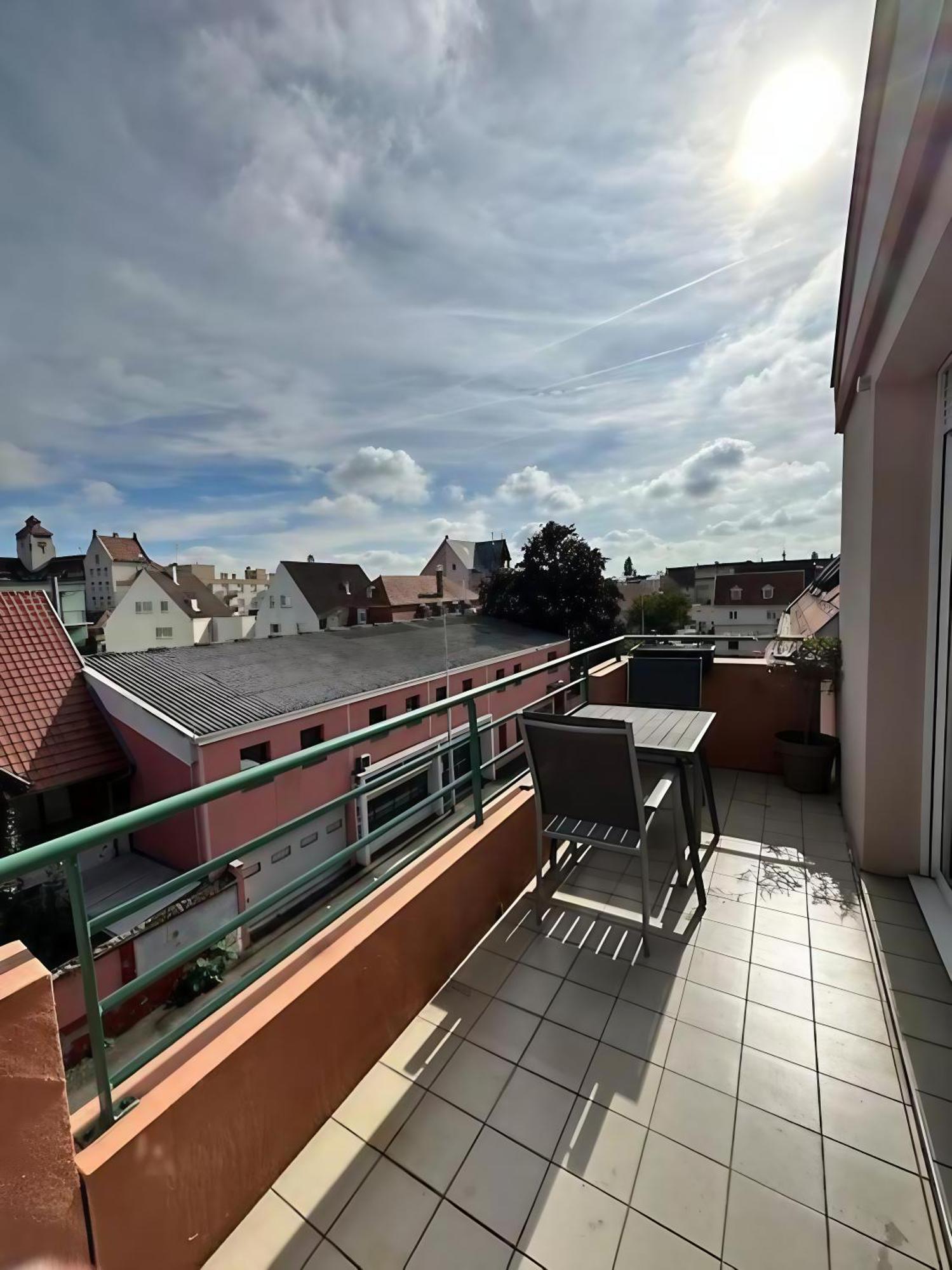 Superbe Duplex Proche Centre Parking Gratuit Appartement *
